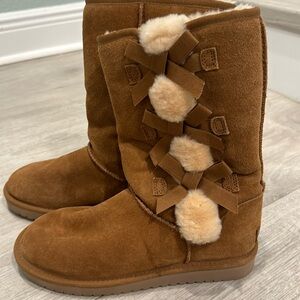 NWOT Ugg Victoria Tall Suede Womens Boot, Chestnut color